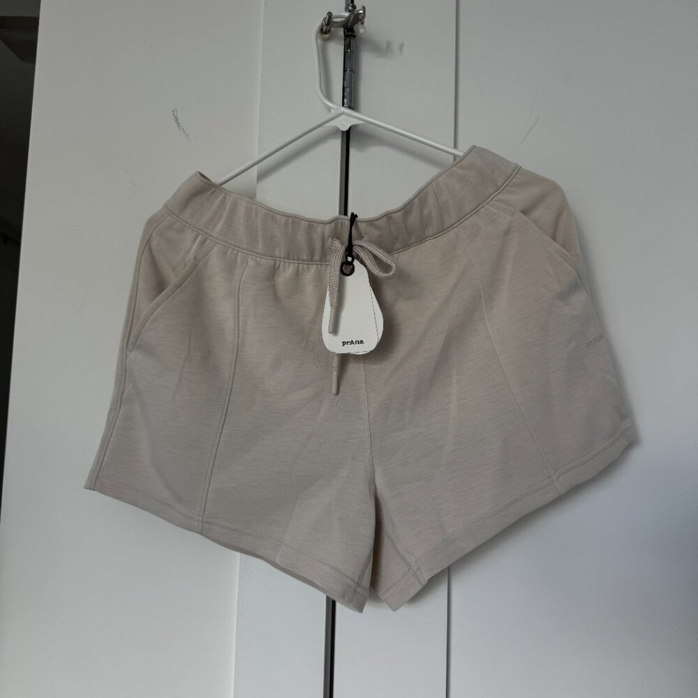 Prana Loungewear Set - White (Hoodie + Shorts) - Picture 4 of 4